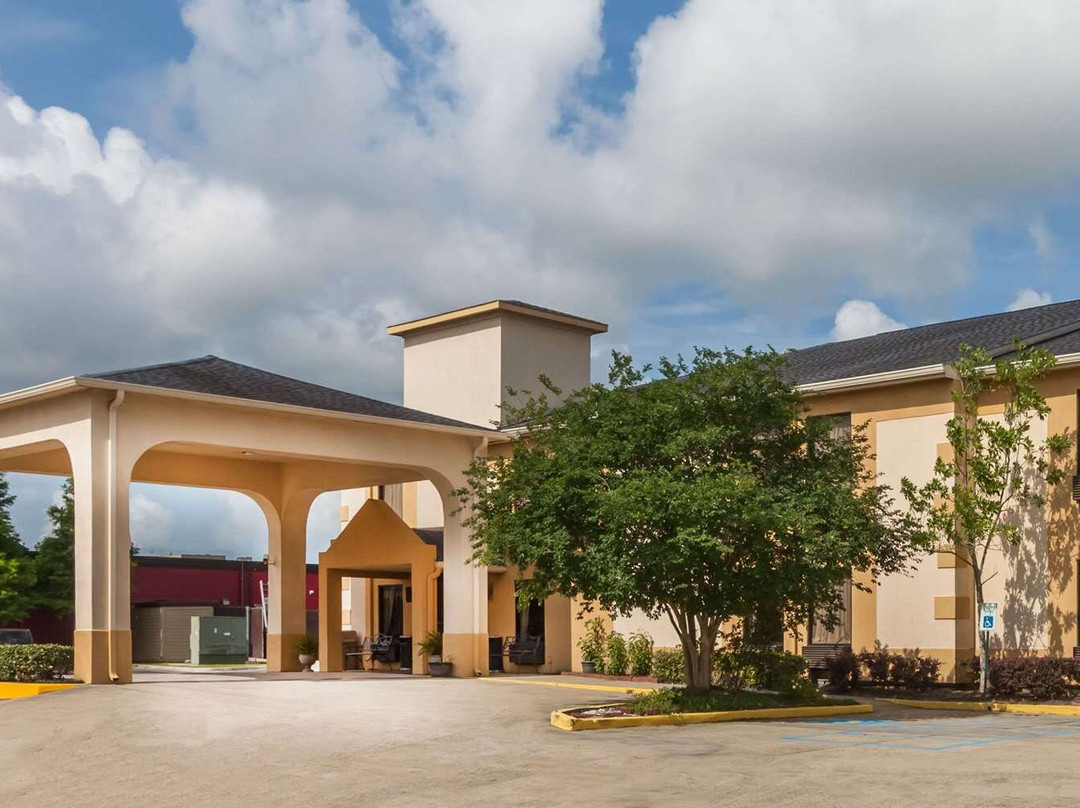 Days Inn & Suites by Wyndham New Iberia主图