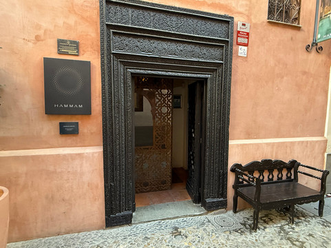 格拉纳达阿拉伯浴场-格拉纳达必去景点