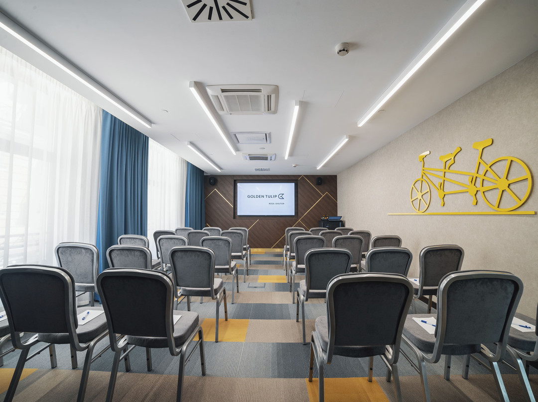 Golden Tulip  Hotel主图