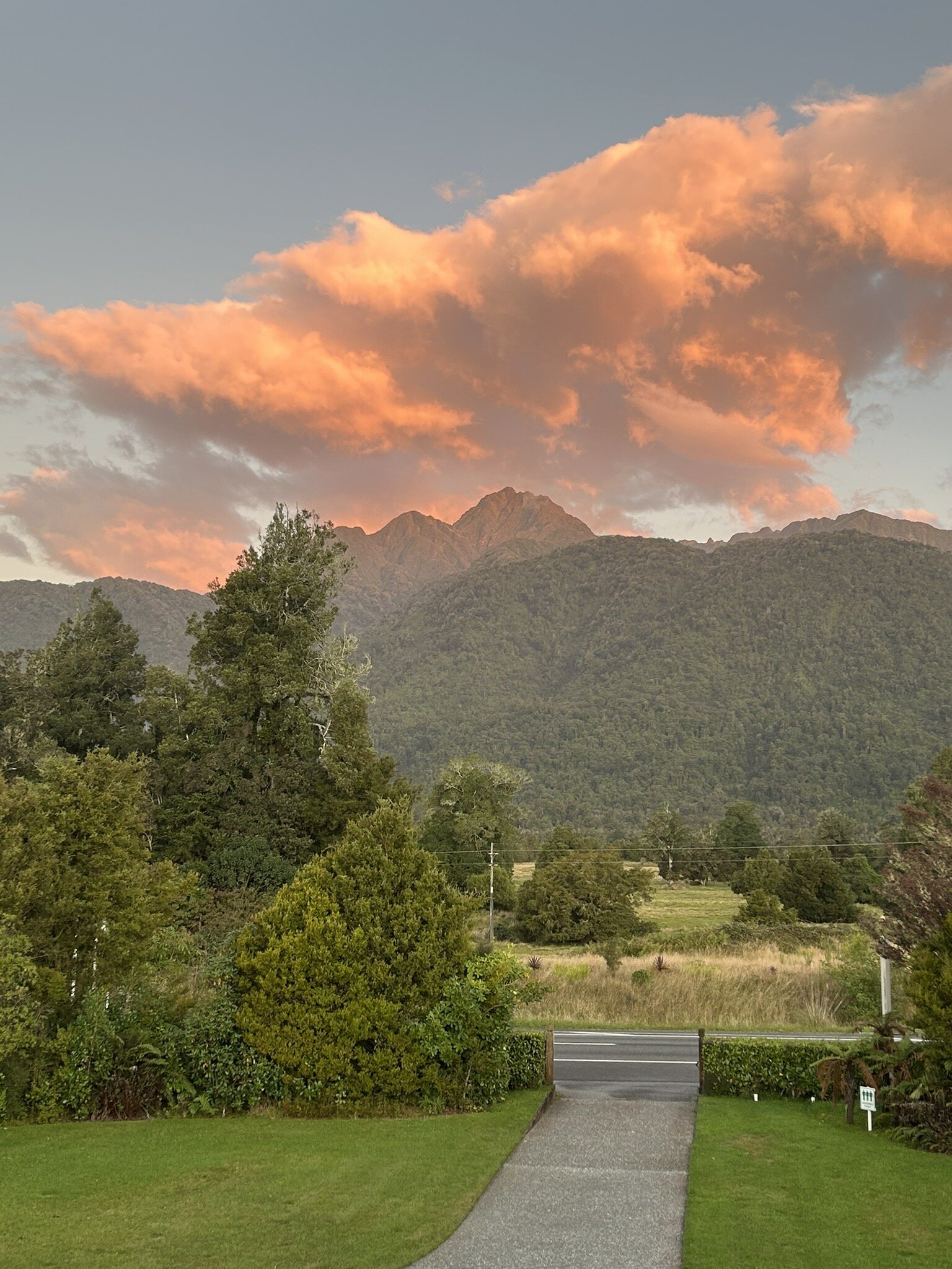 Holly Homestead Bed & Breakfast-官方