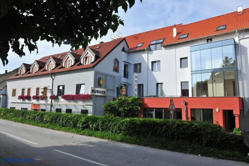 Furth bei Goettweig酒店住宿-Goldene Krone Gasthof-Hotel