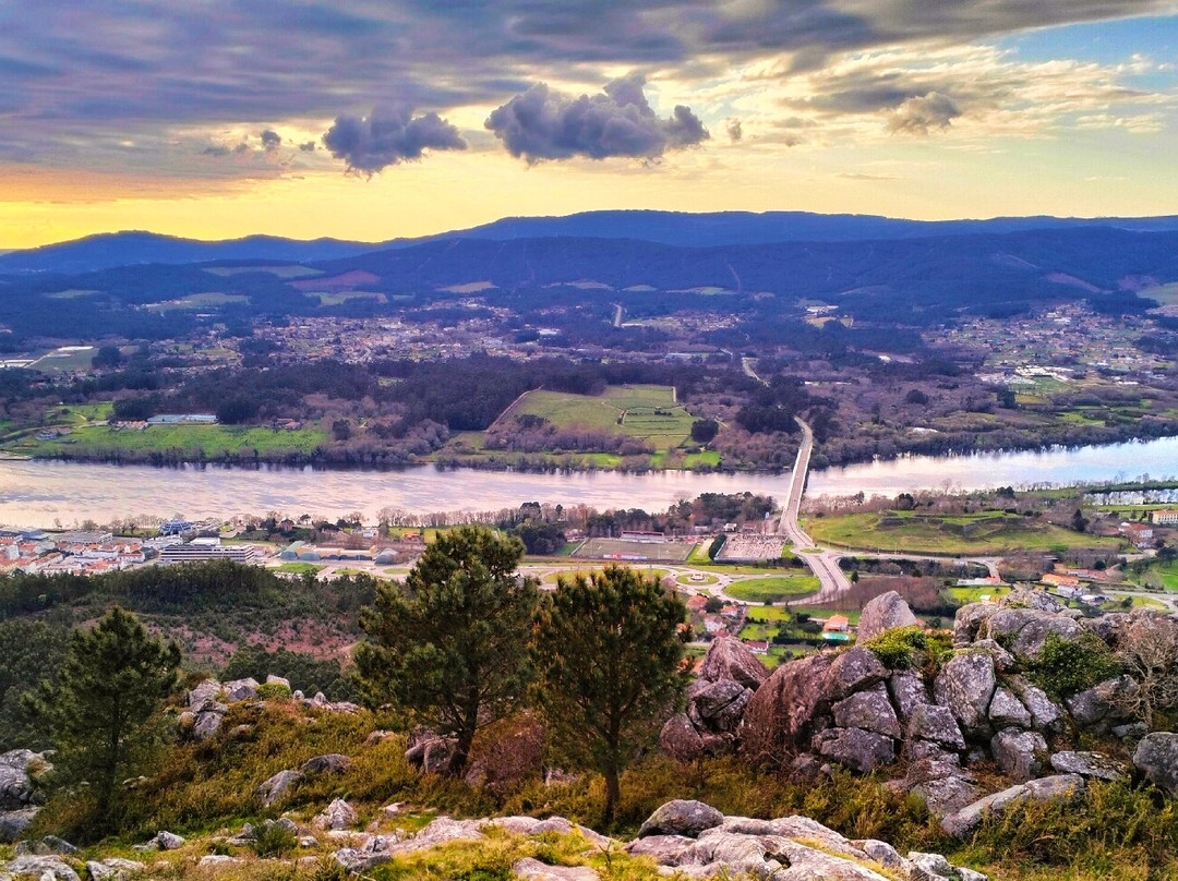 Miradouro e Baloiço Do Cervo景点图片