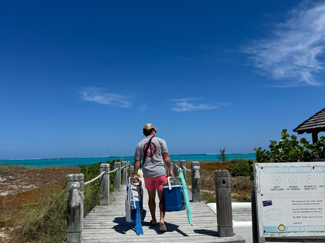 Leeward Beach-普罗维登西亚莱斯必去景点