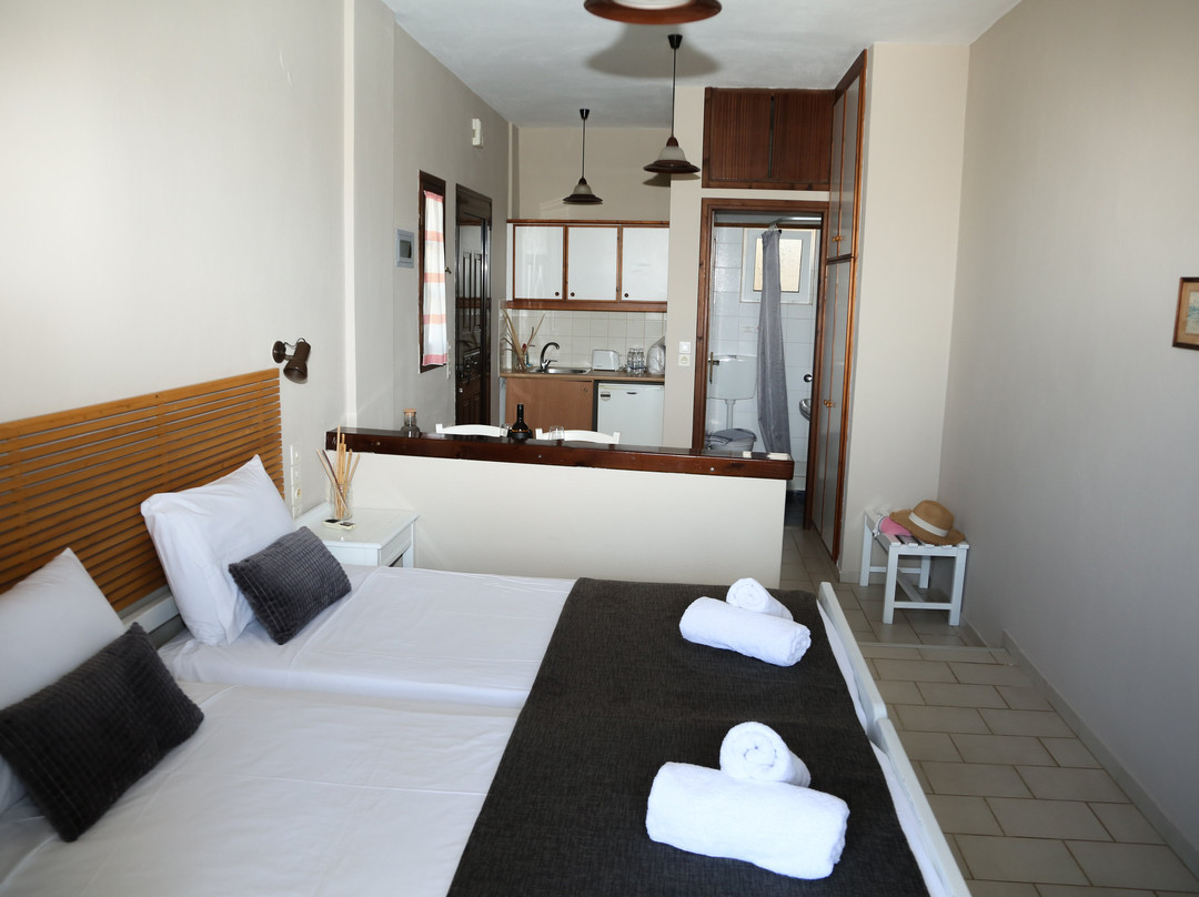 Petros Village主图