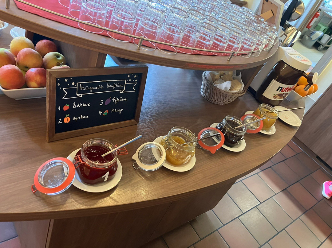 安苟森福利院酒店主图