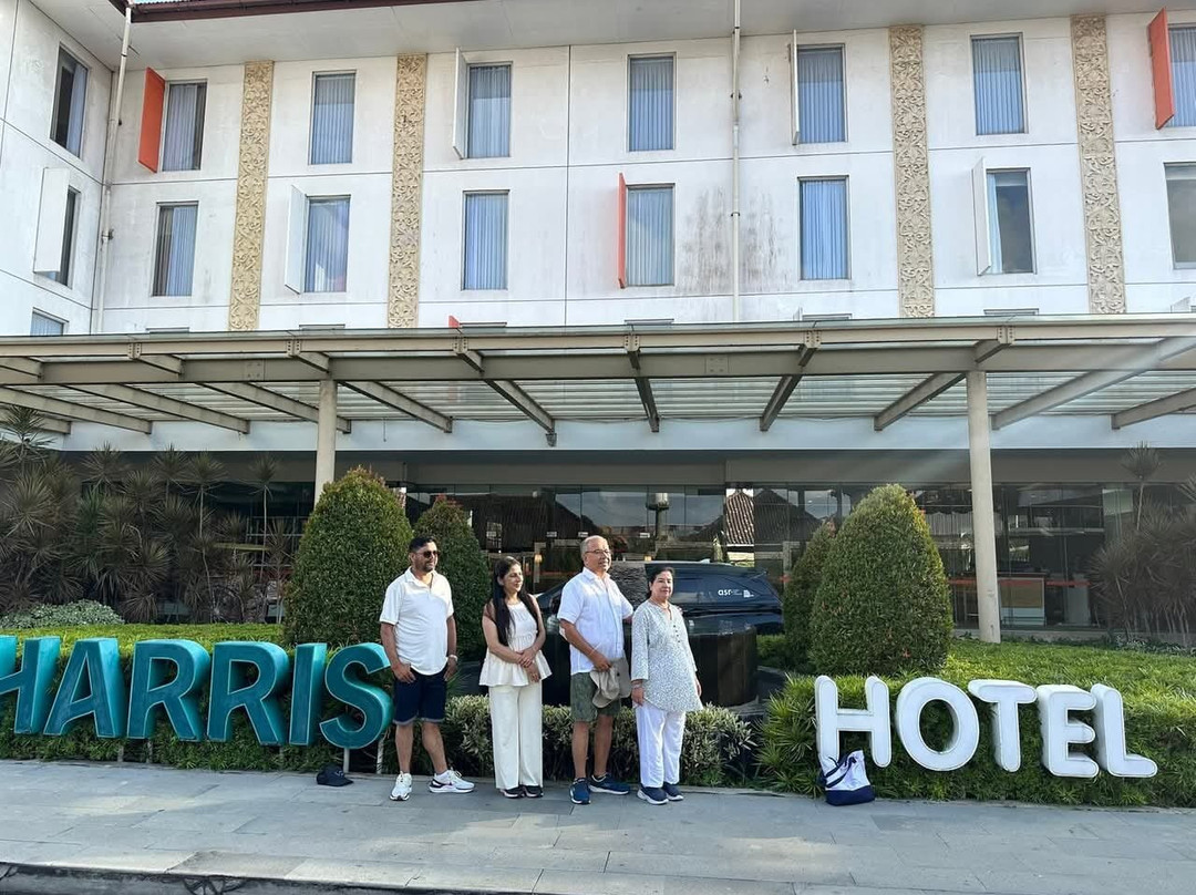 登巴萨哈里斯酒店主图