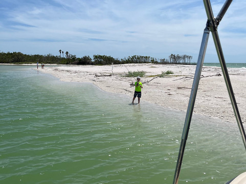 Float your boat tours-圣彼得海滩必去景点