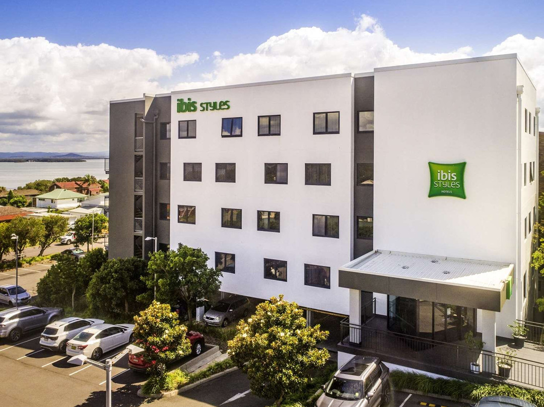 宜必思尚品恩瑞斯酒店主图