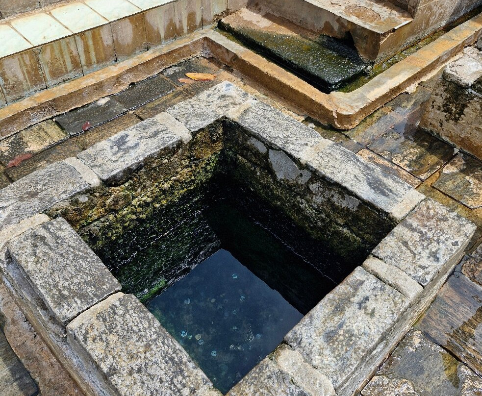 Kanniya Hot Springs-Trincomalee必去景点