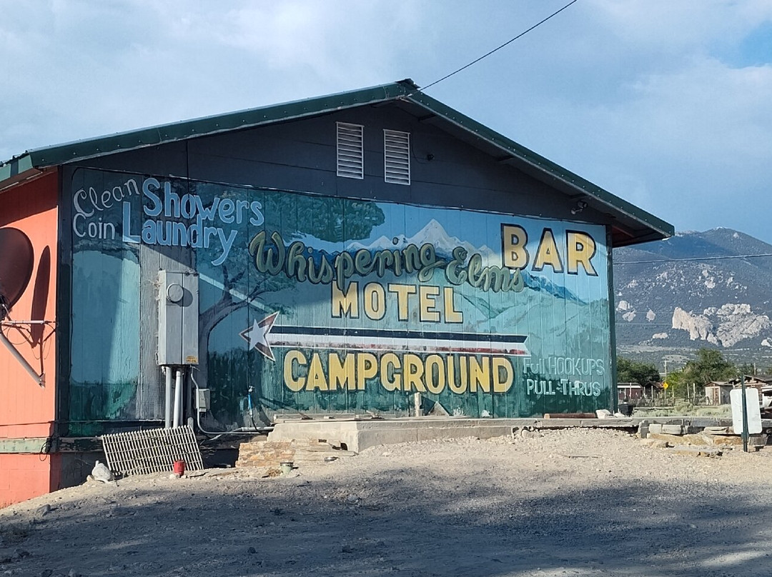 The Whispering Elms Motel主图