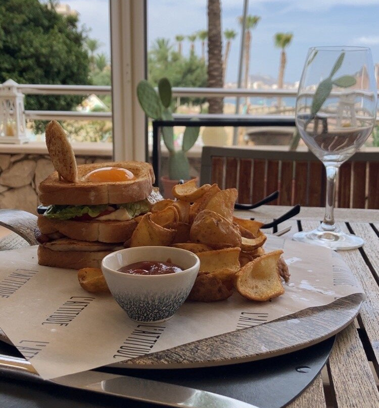 波尔托胡安蒙蒂尔水疗与航海基地酒店主图