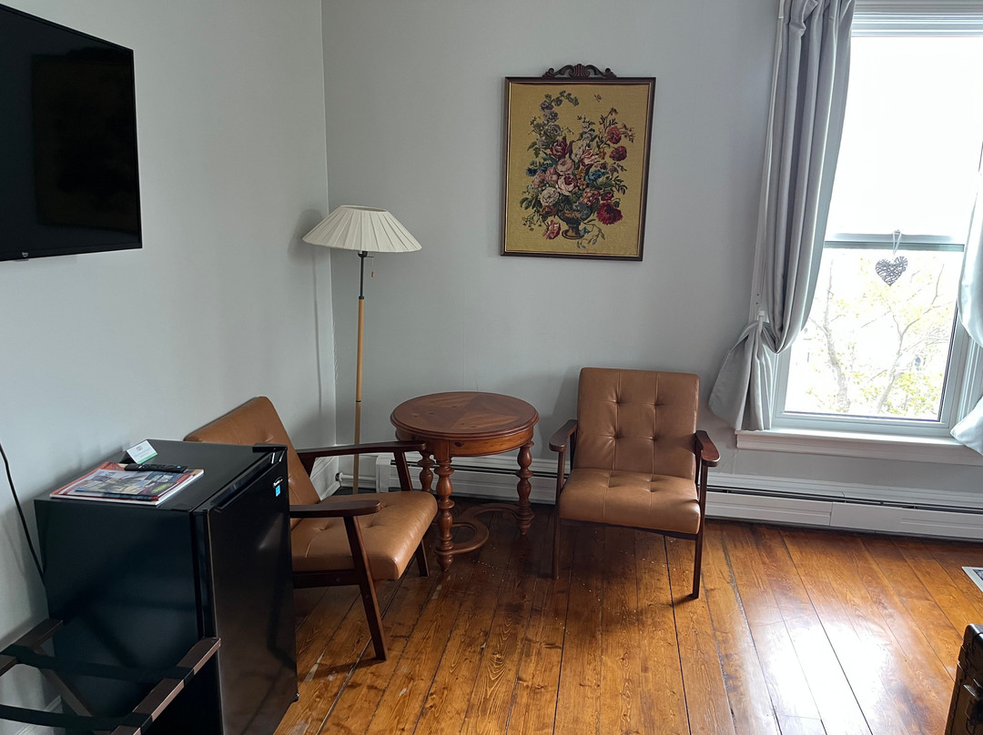 Hillside Landing B&B主图