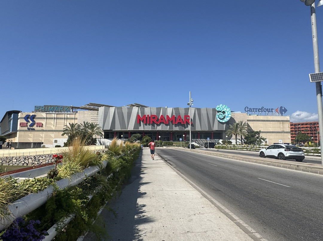 Miramar Centro Comercial-福恩吉罗拉必去景点