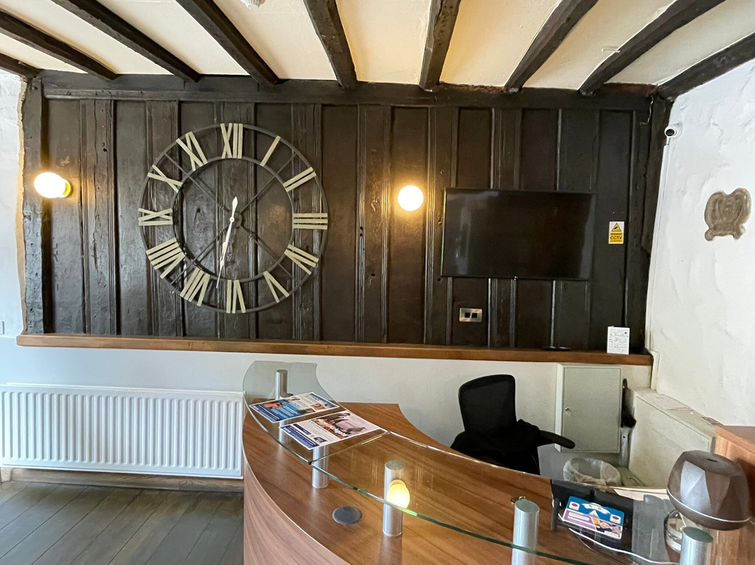 力推阿勒代尔府酒店主图