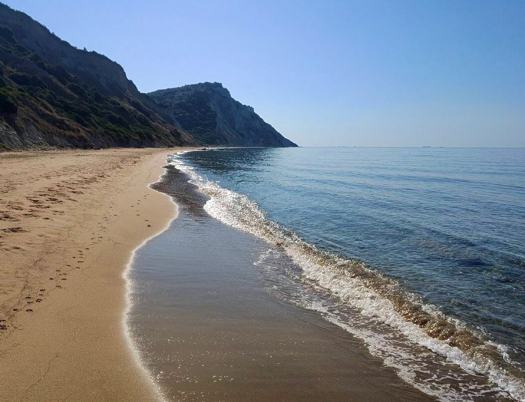 Arkoudilas Beach-Kavos必去景点