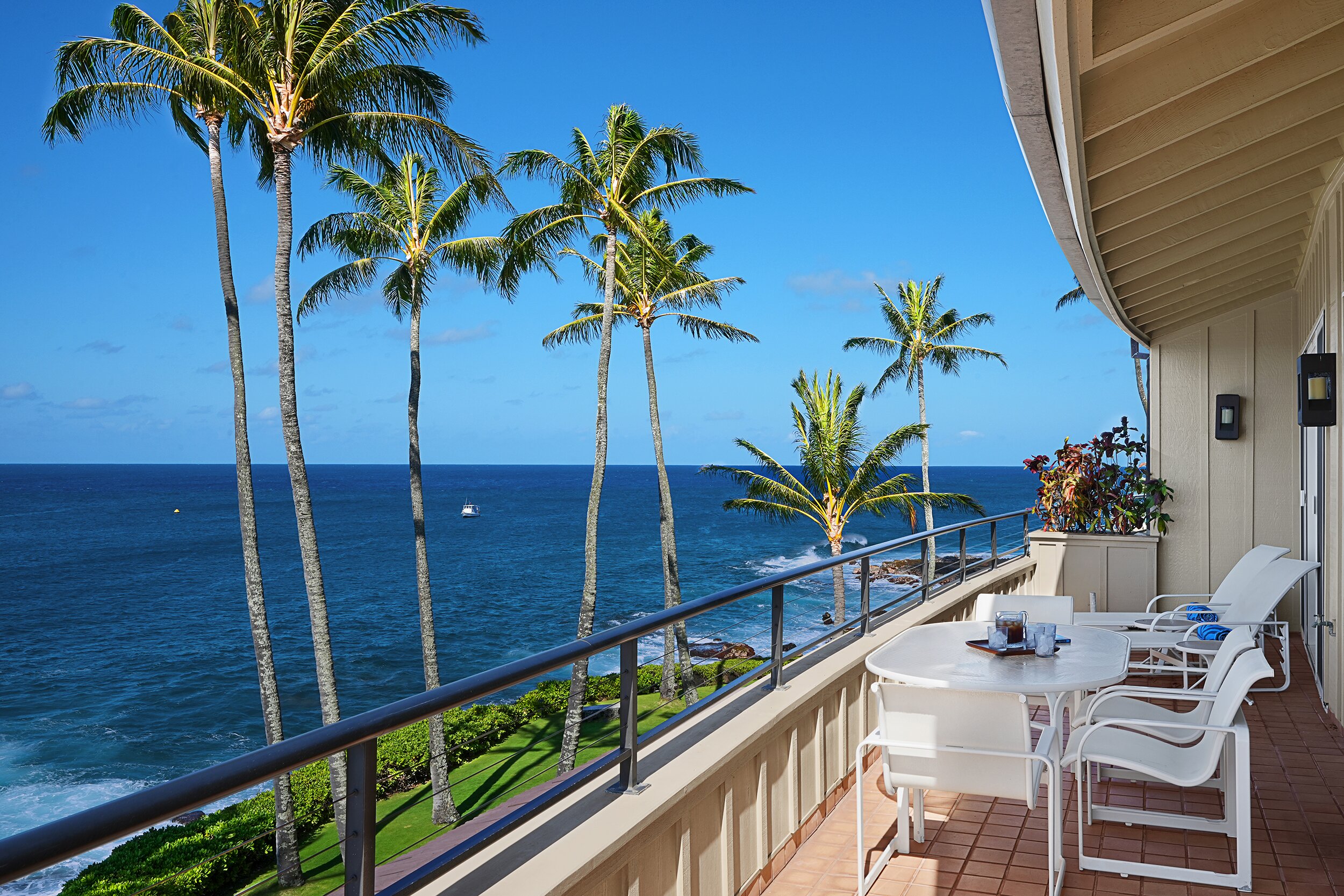 Whalers Cove Oceanfront Resort-官方