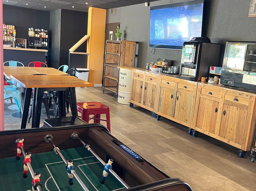 阿尔都市风情酒店主图