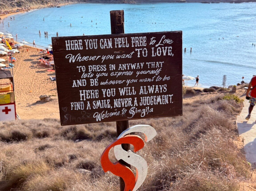 Ghajn Tuffieha Bay-梅雷赫必去景点