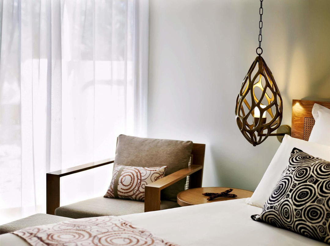 Sails In The Desert主图