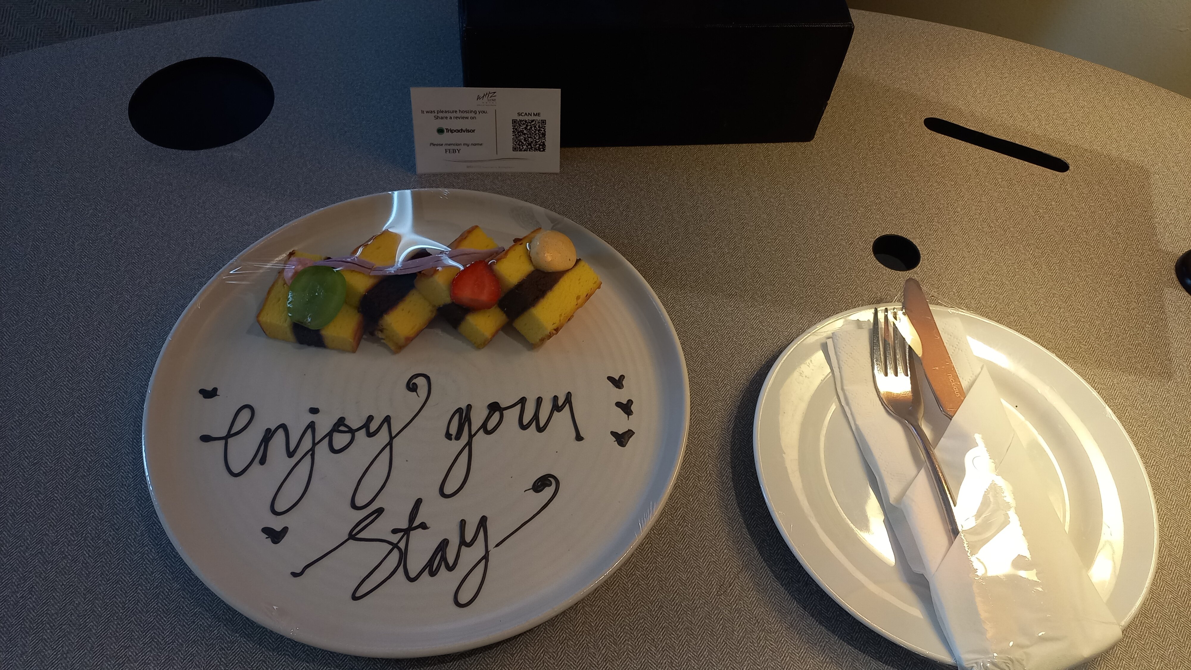Whiz Luxe Hotel Spazio Surabaya-官方