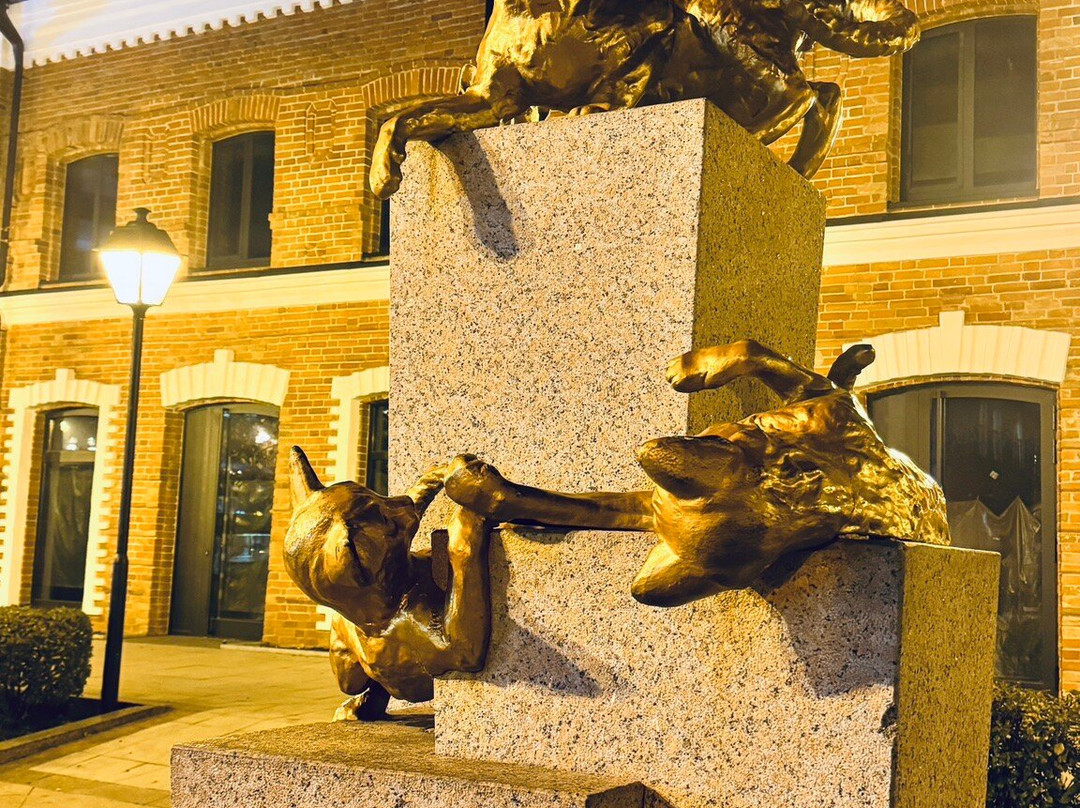 Skver Sibirskikh Koshek-秋明必去景点