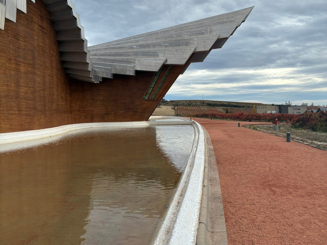 Bodegas Ysios-拉瓜迪亚必去景点