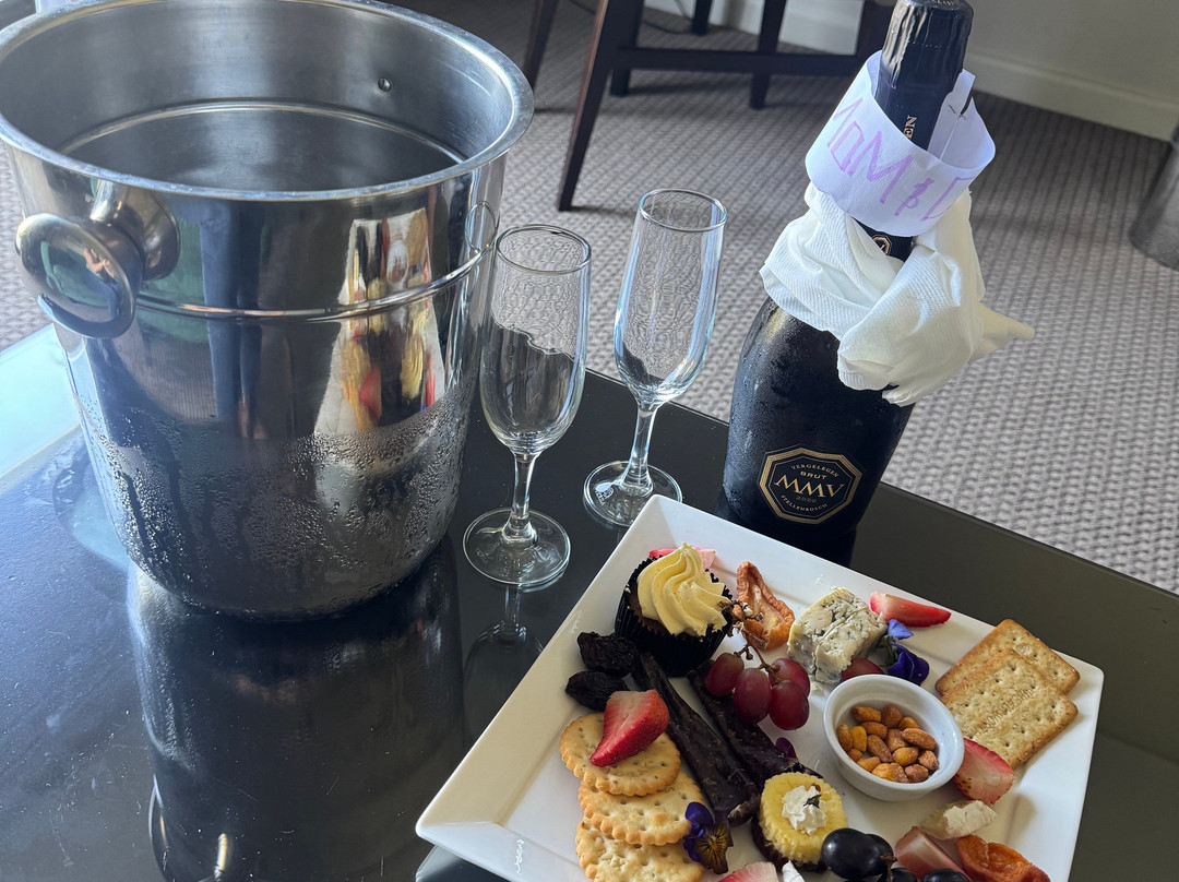 Lord Charles Hotel主图