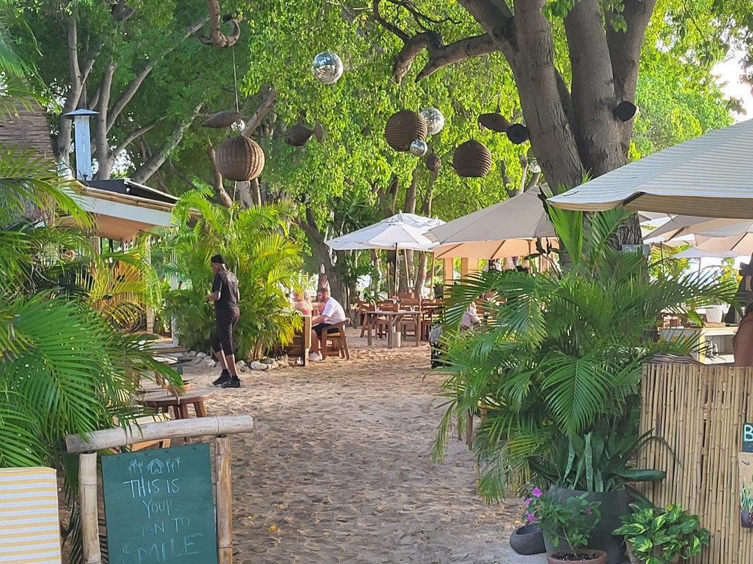 Southern Surf Beach Apartments主图