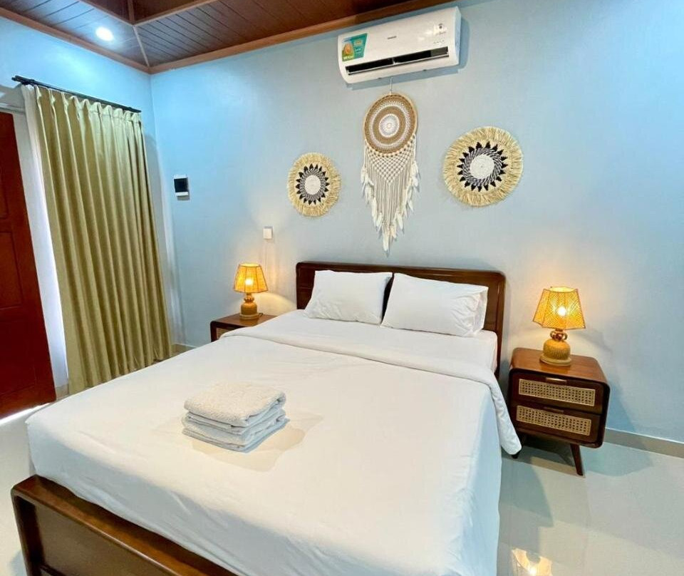 Golden Beach Hotel Sekotong