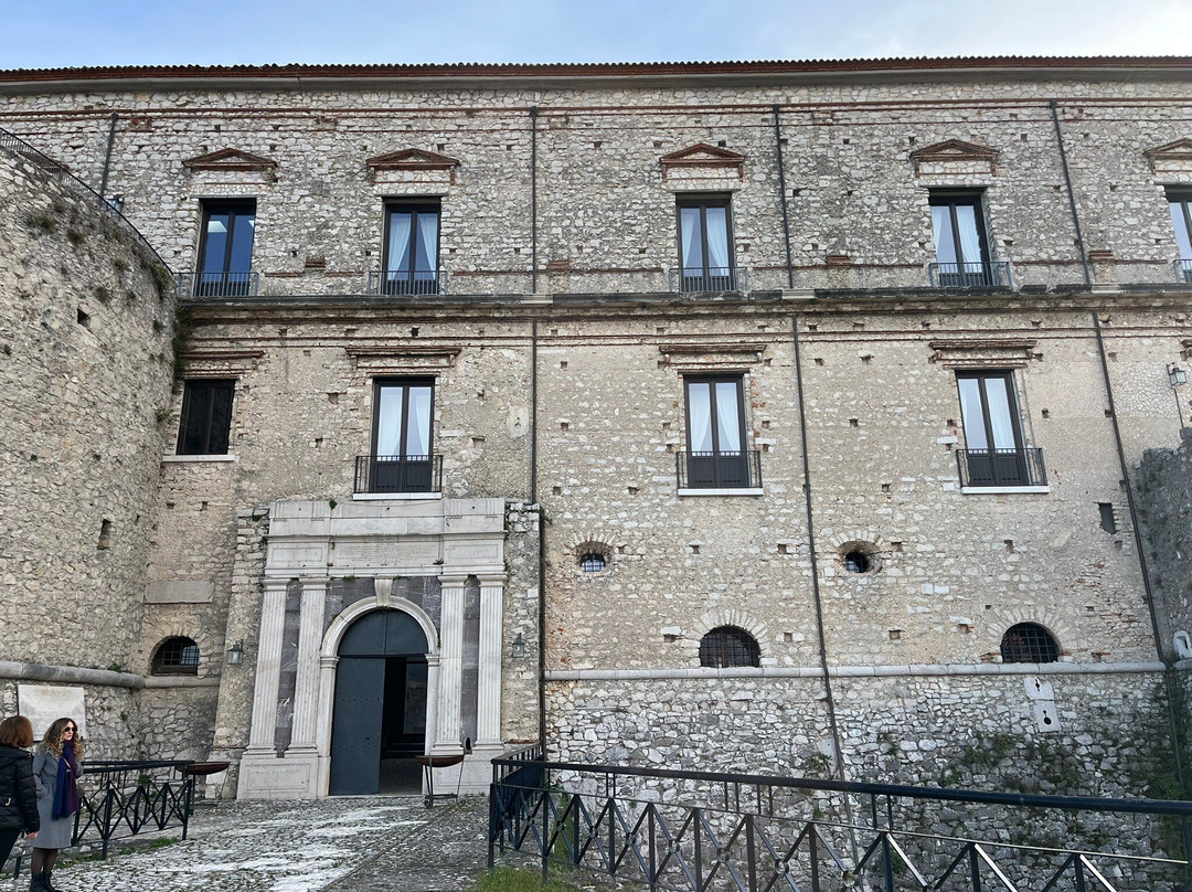 Castello Macchiaroli-Teggiano必去景点