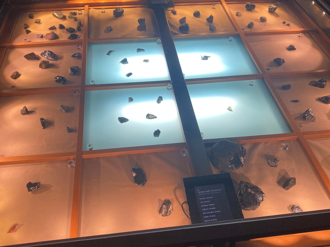 Museo dell'Ossidiana-Pau必去景点