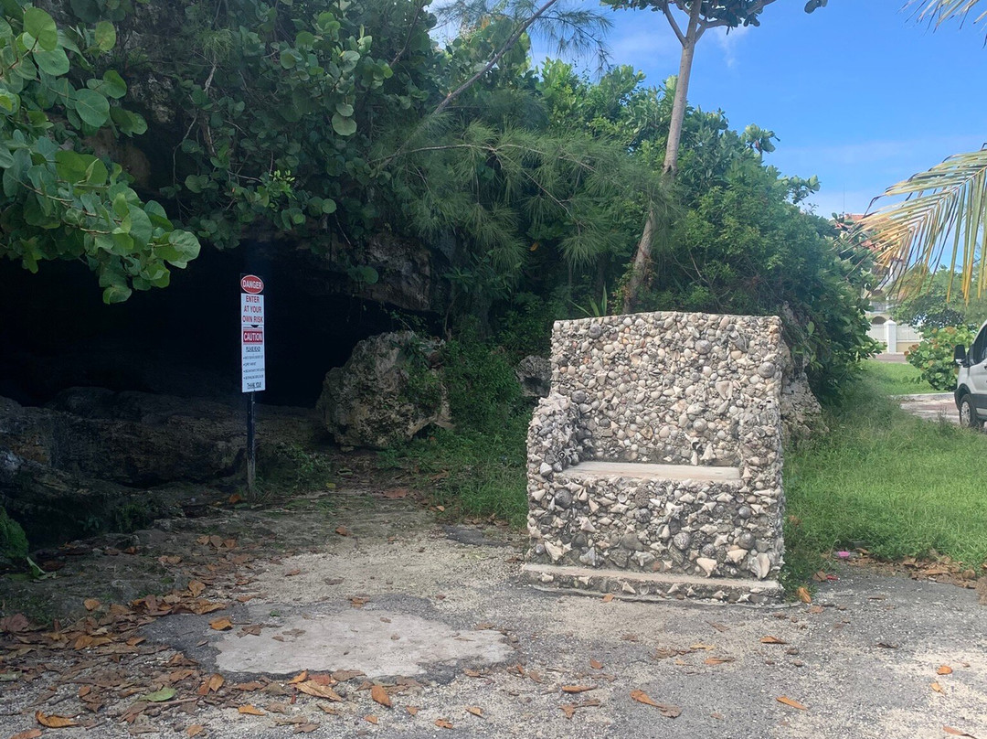 The Caves of New Providence-拿骚必去景点