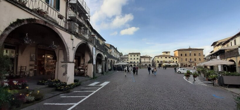 Piazza Matteotti-格雷韦伊恩基亚恩蒂必去景点