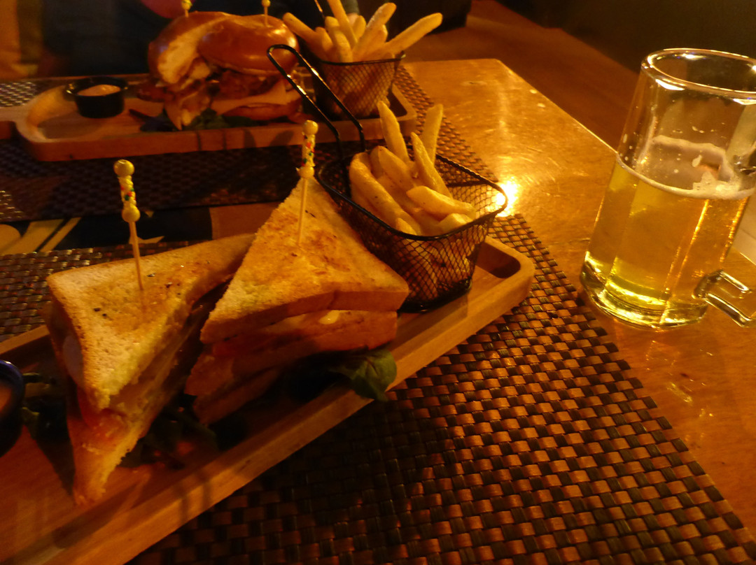 Bumblebee Restaurant & Cafe