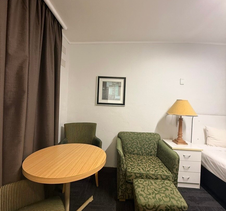 Silver Oaks Motel主图