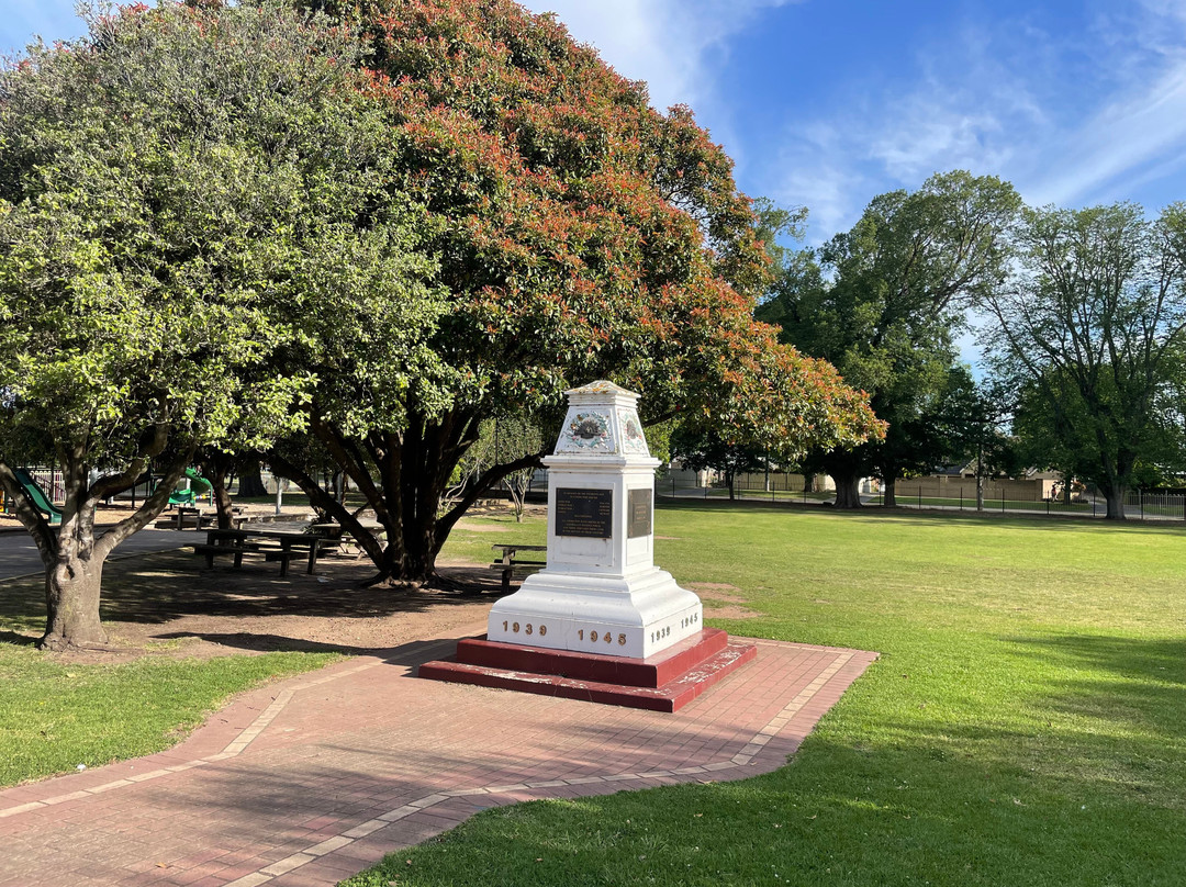Sale Primary School War Memorial-塞尔必去景点