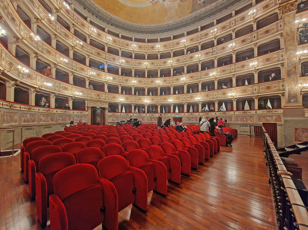 Teatro dell'Aquila-费尔莫必去景点
