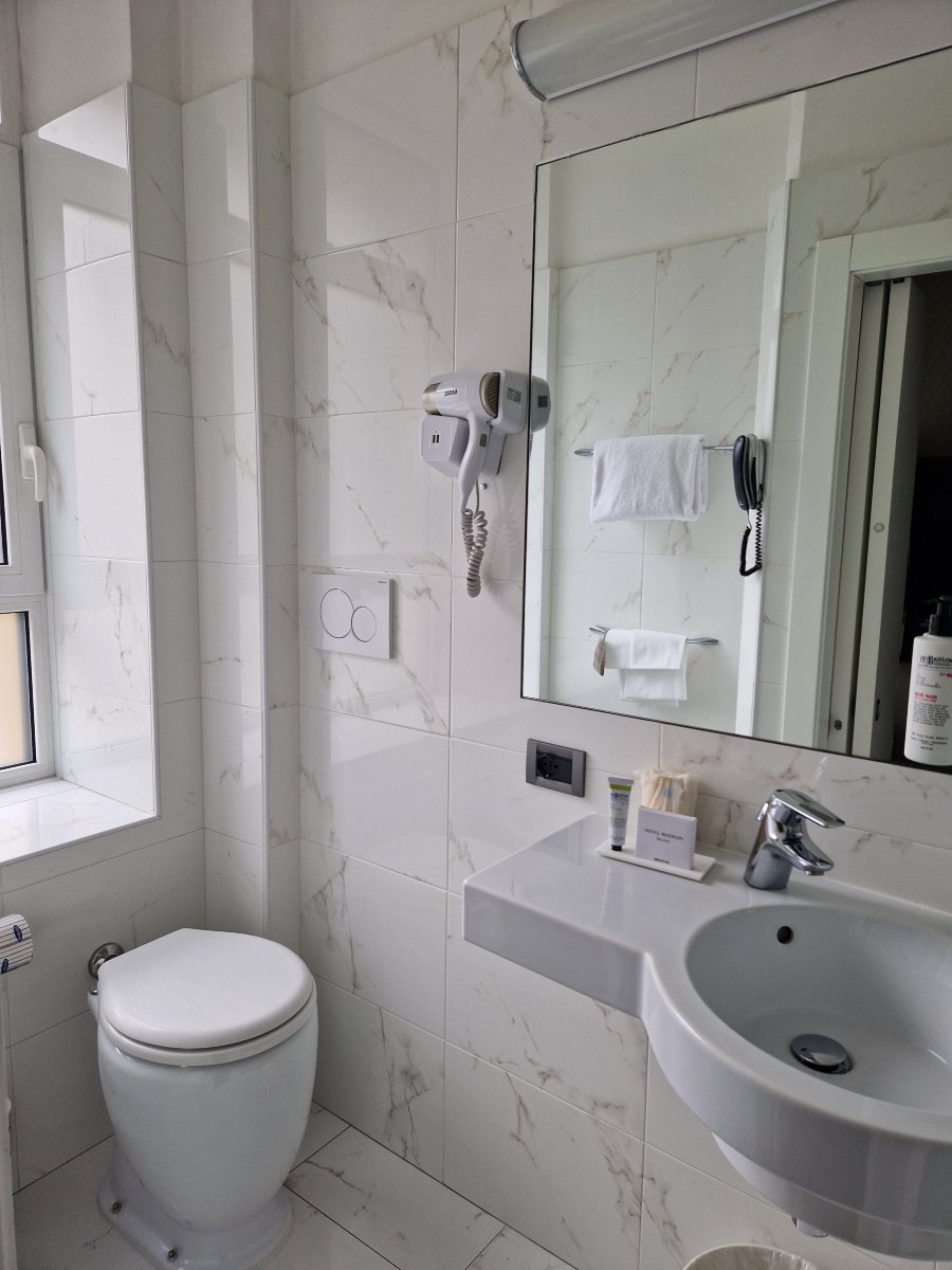 贝斯特韦斯特麦迪逊酒店-浴室