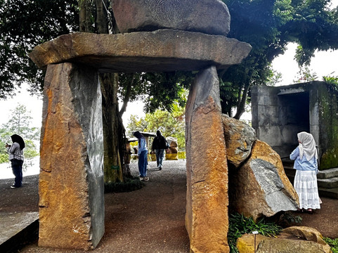 Wot Batu-万隆必去景点