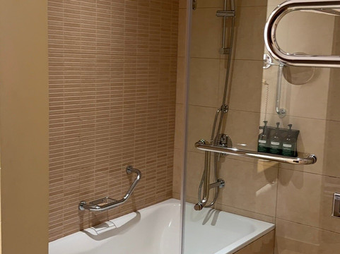 Crowne Plaza 苏哈尔主图