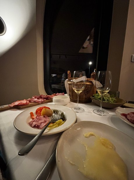 比亚里茨的车库-官方