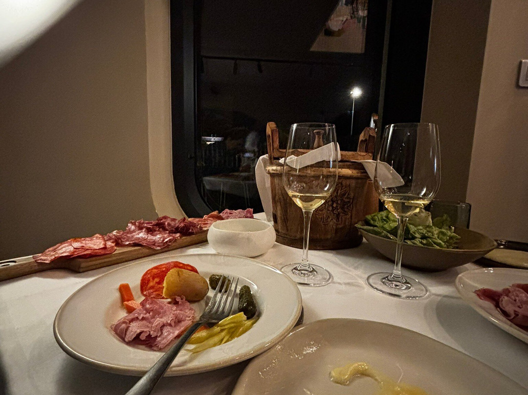 比亚里茨的车库主图