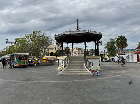 Plaza Mijares-圣何塞卡波必去景点