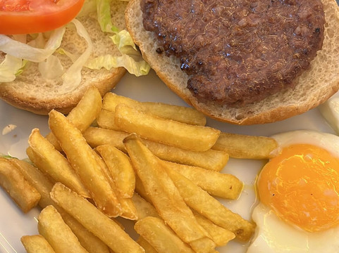 本内图瑟酒店主图