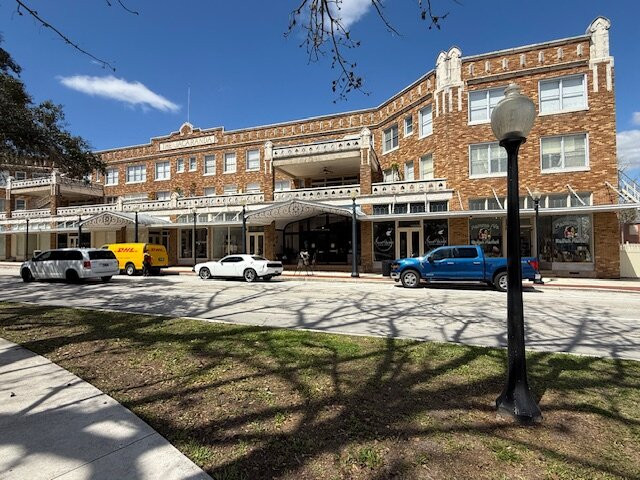 The Hotel Jacaranda主图