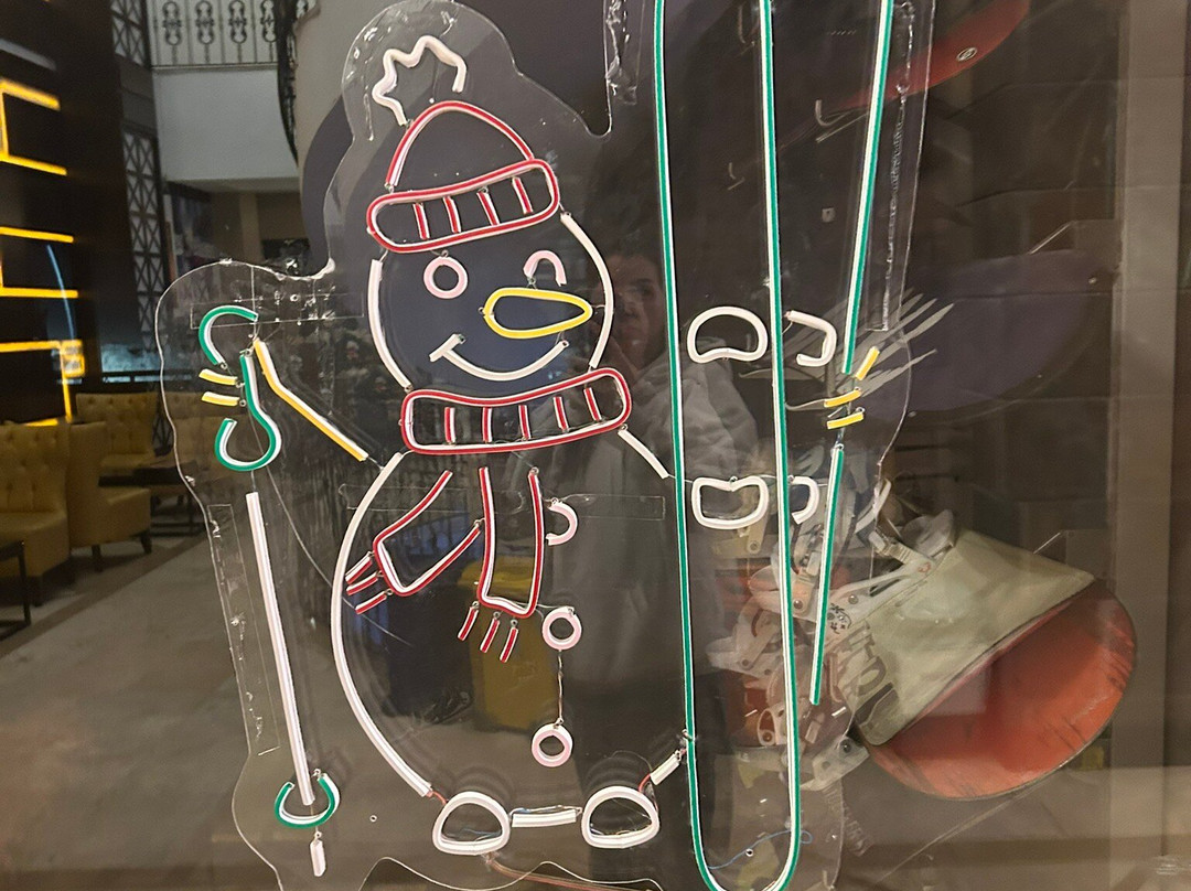 白色公园酒店主图