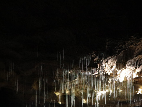 Ruakuri Cave-怀托摩洞穴必去景点