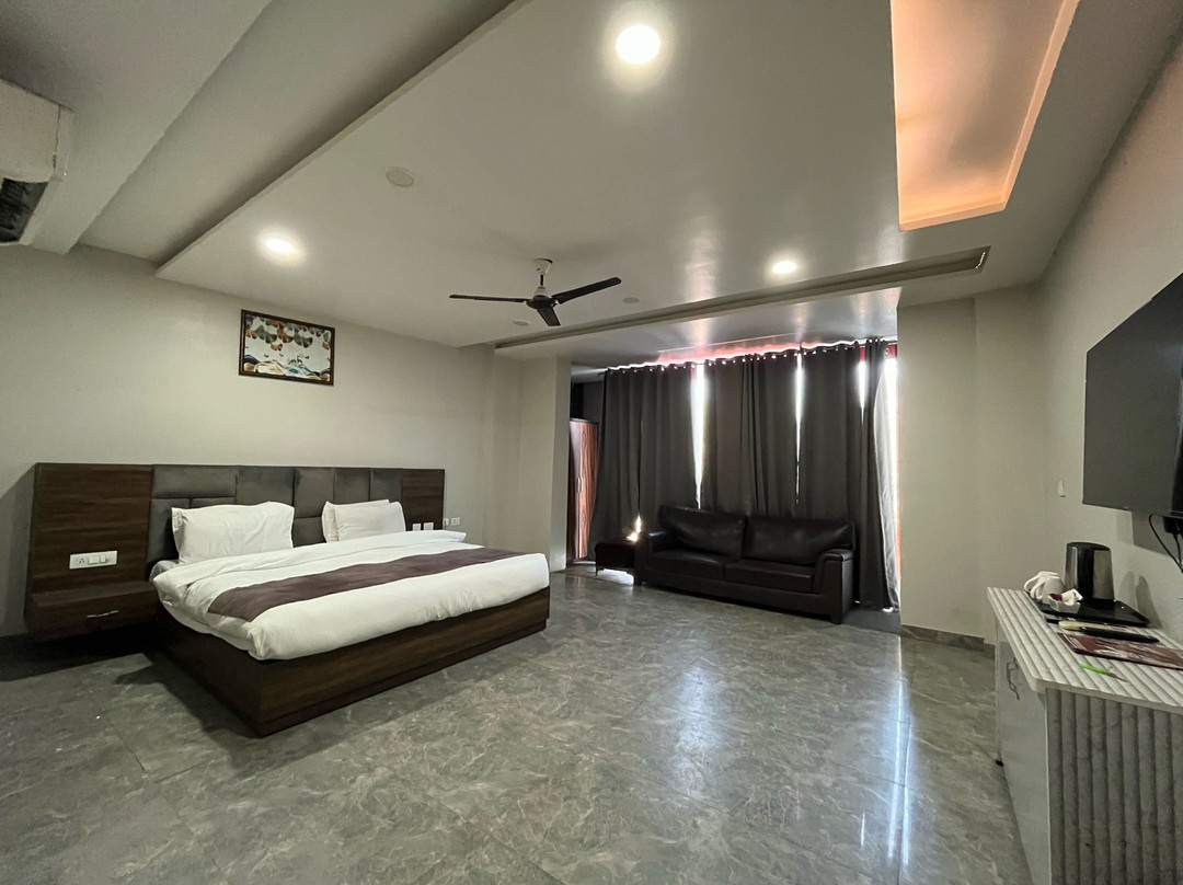 Hotel O Grand Harry