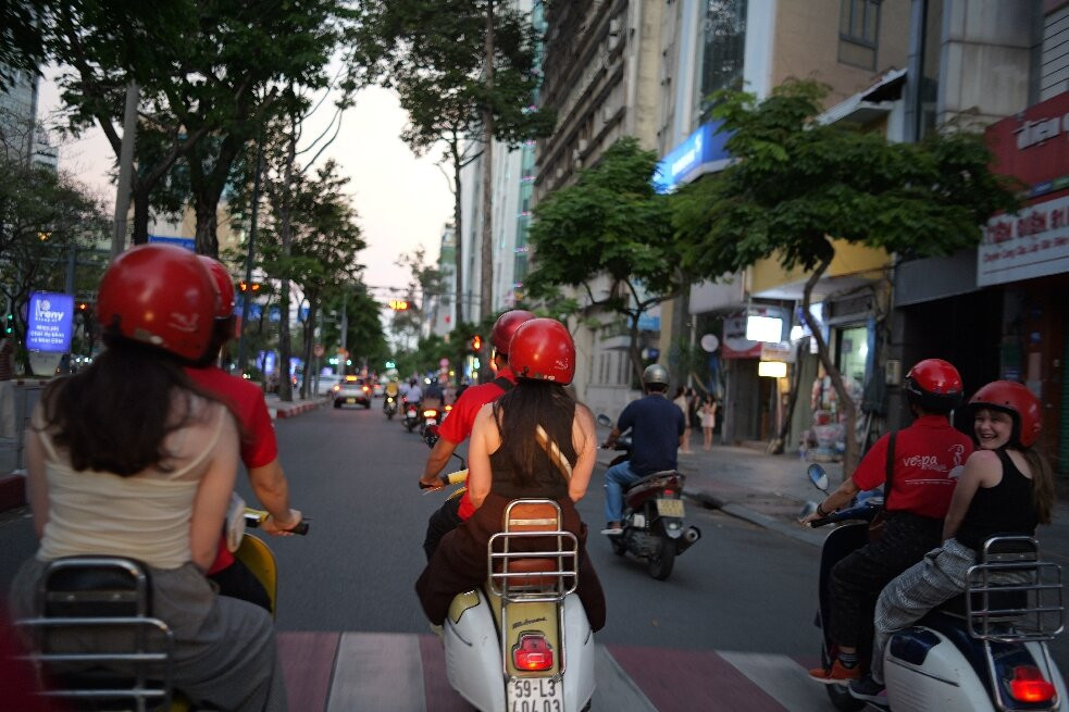 Vespa Rouge-胡志明市必去景点
