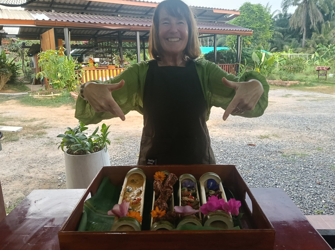 Khaosok Thai Cookery And Farm